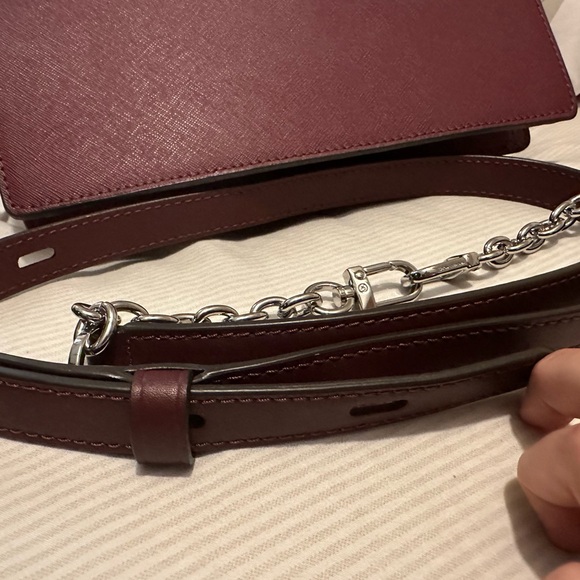 MICHAEL KORS GREENWICH MEDIUM STUDDED SAFFIANO LEATHER SHOULDER BA - Picture 8 of 14